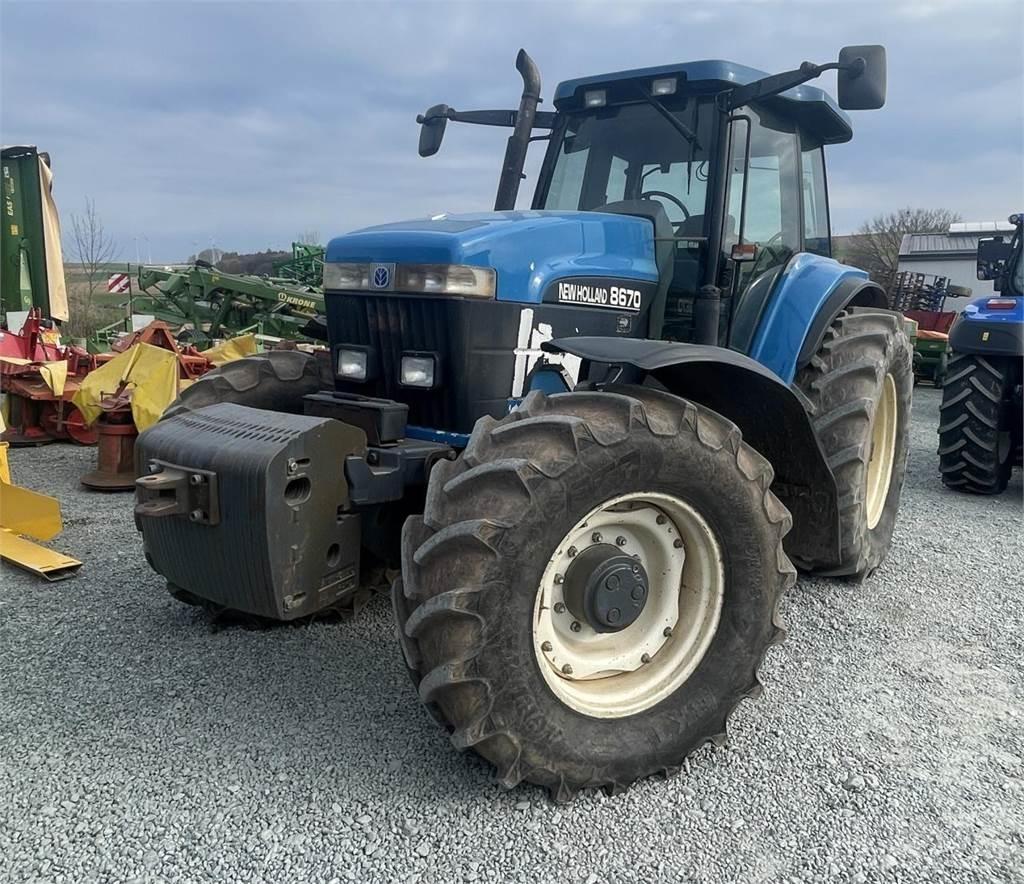 New Holland 8670 Трактори