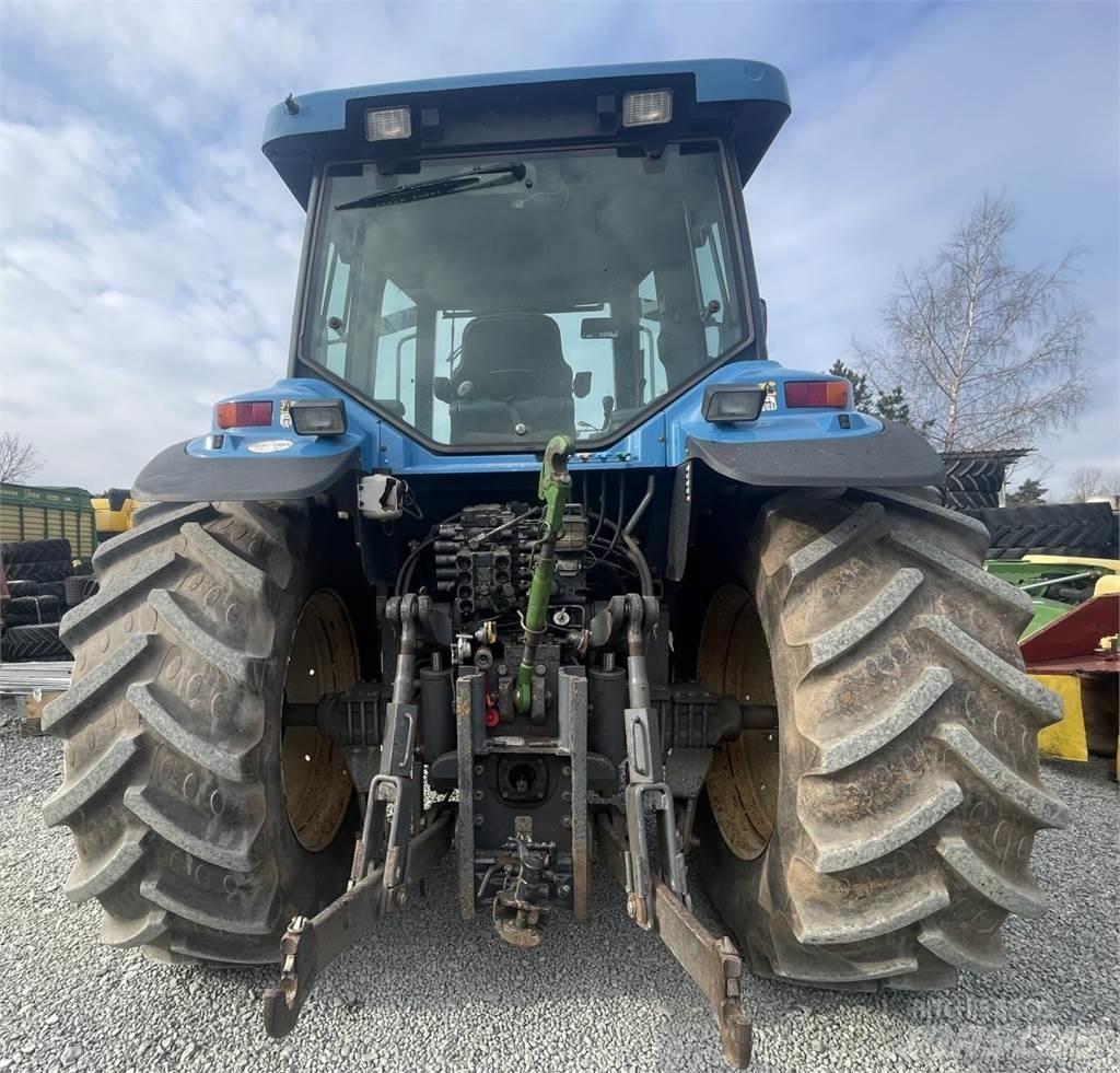 New Holland 8670 Трактори