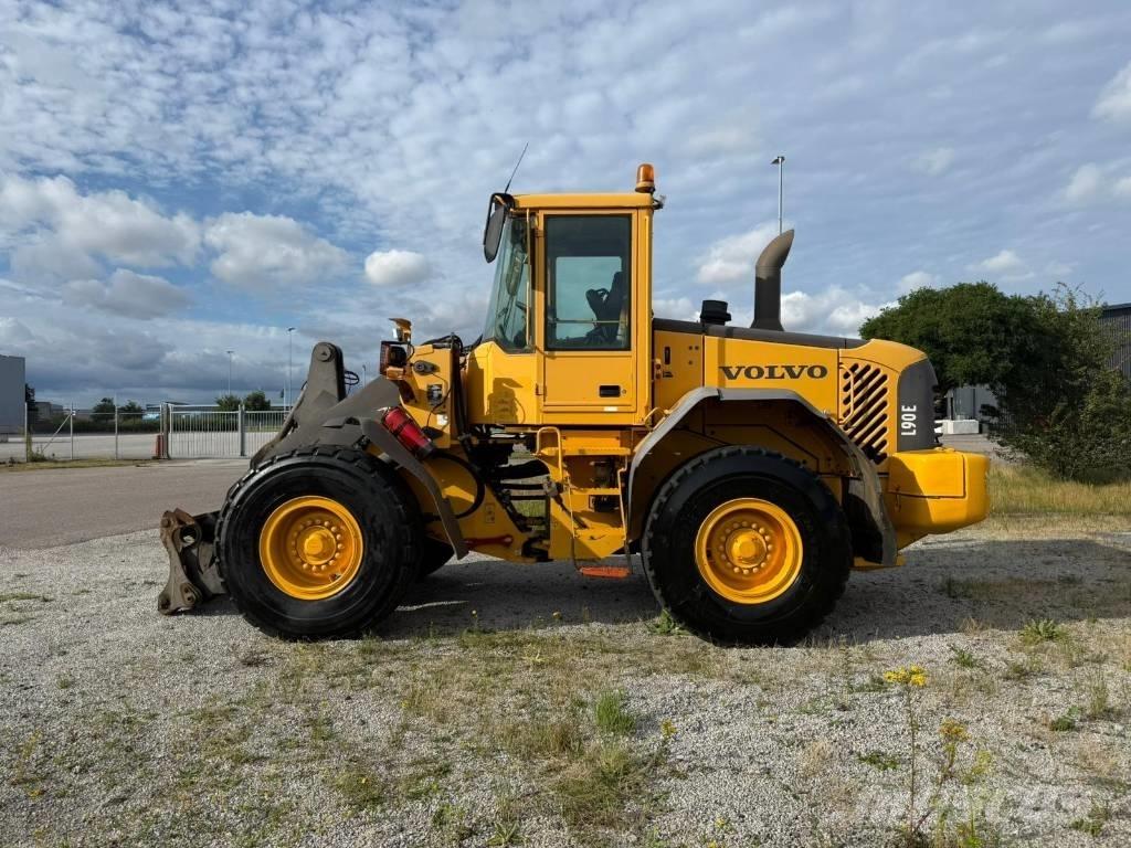 Volvo L 90 E Колесни товарачи