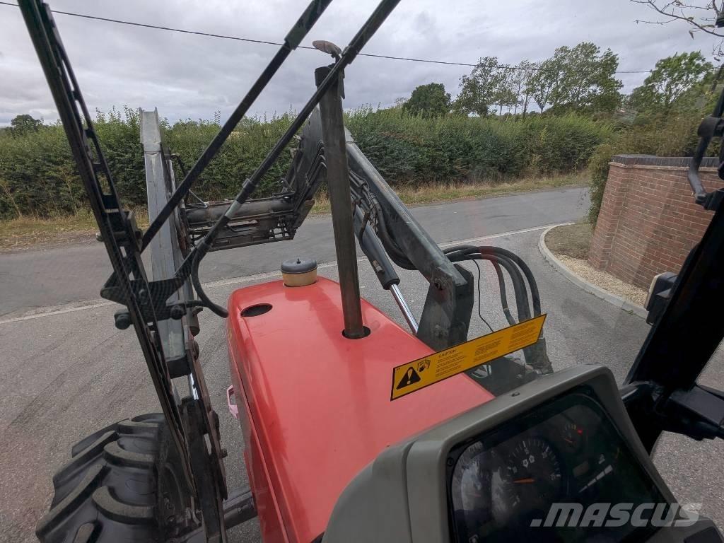 Massey Ferguson 6150 Трактори