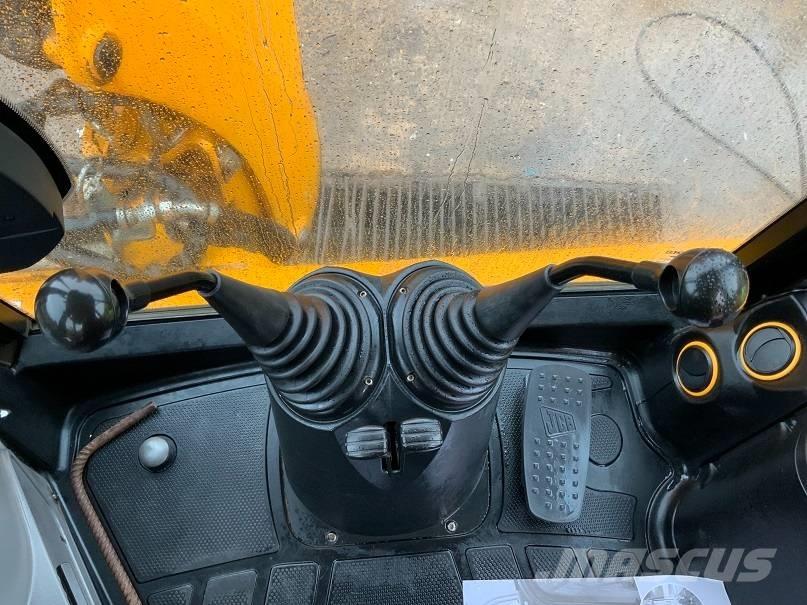 JCB 3 CX Товарач със заден ексватор