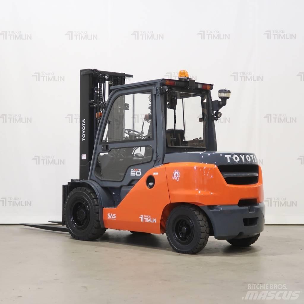 Toyota 40-8FD50N Дизелови камиони