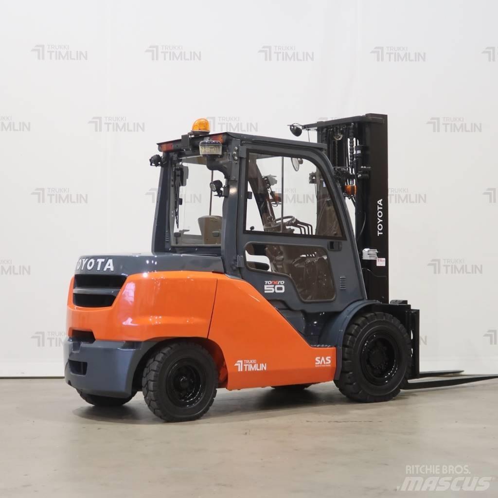 Toyota 40-8FD50N Дизелови камиони