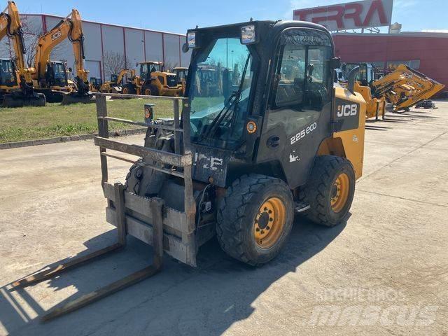 JCB 225 Мини товарачи
