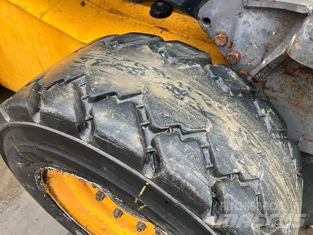 JCB 225 Мини товарачи
