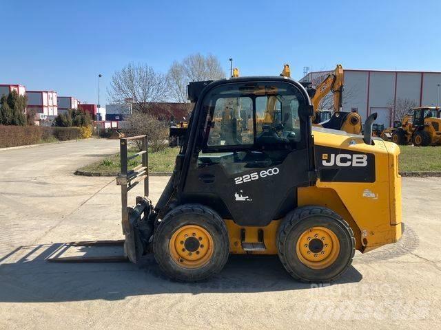 JCB 225 Мини товарачи
