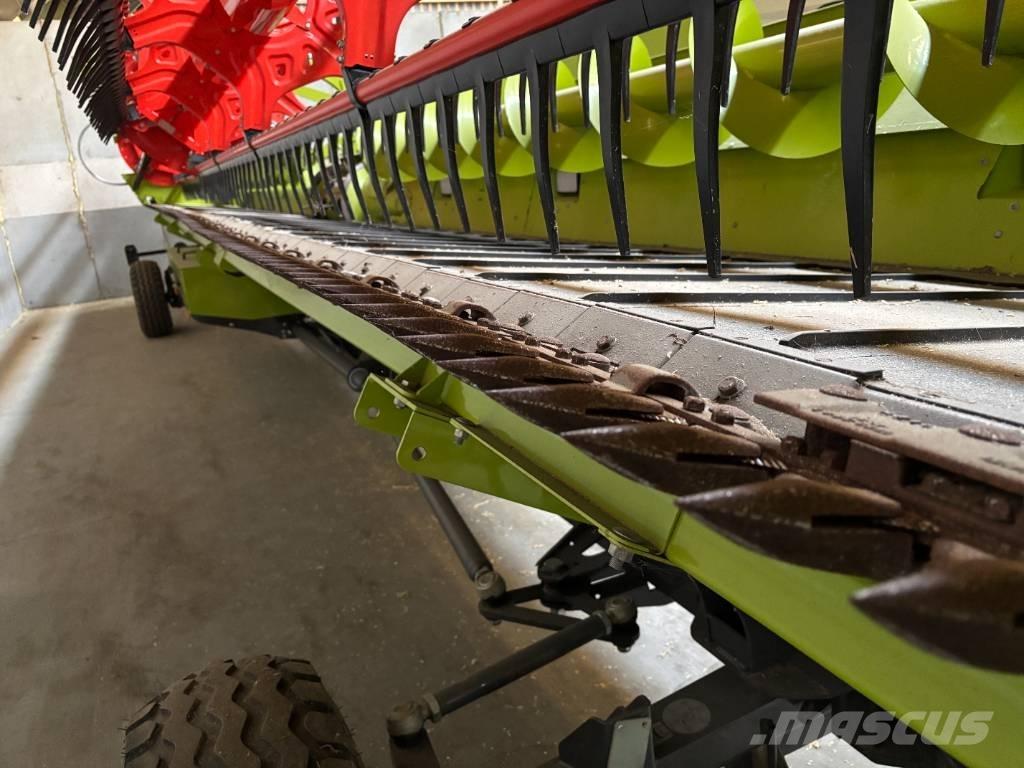CLAAS LEXION 8800 TT Комбайни