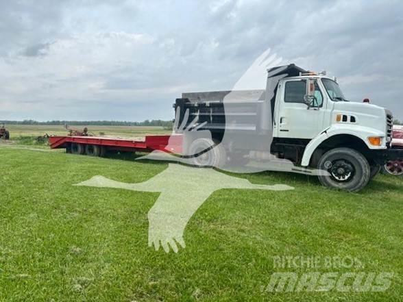Sterling L7500 Самосвал