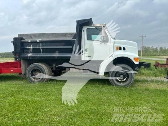 Sterling L7500 Самосвал