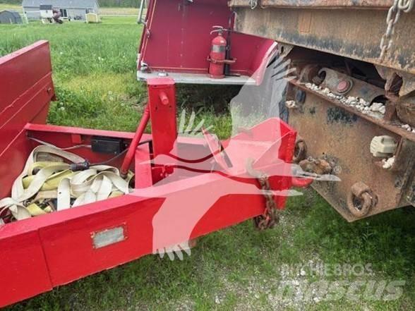 Sterling L7500 Самосвал