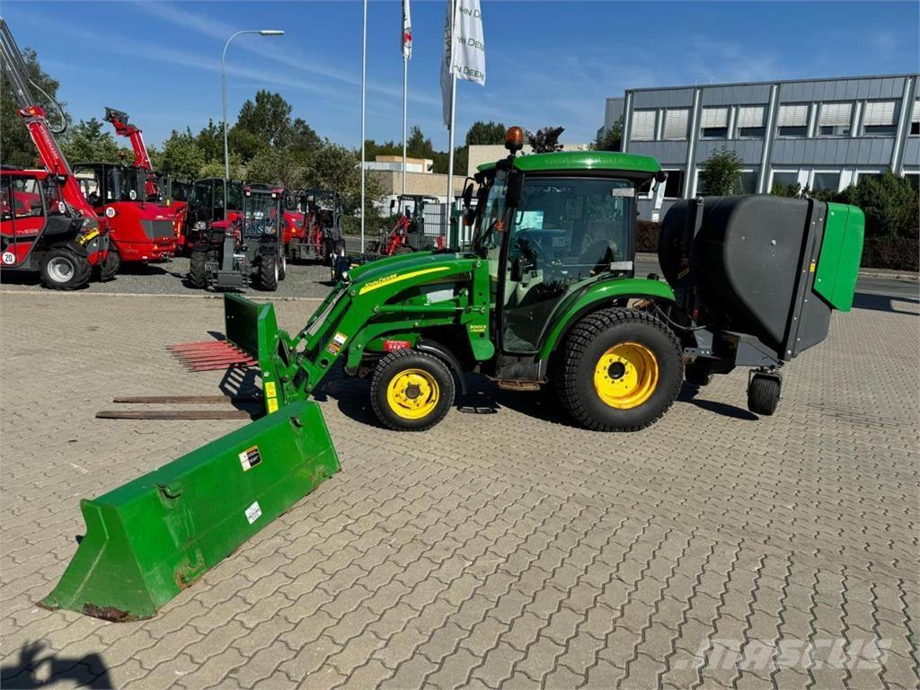 John Deere 3720 Компактни трактори