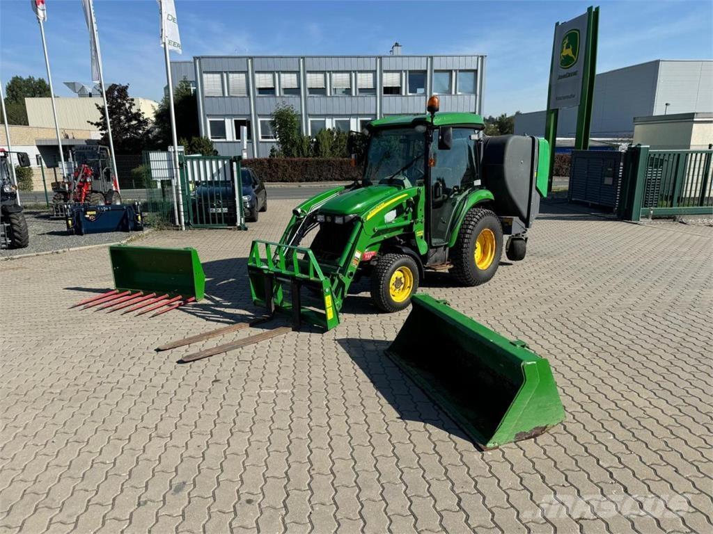John Deere 3720 Компактни трактори