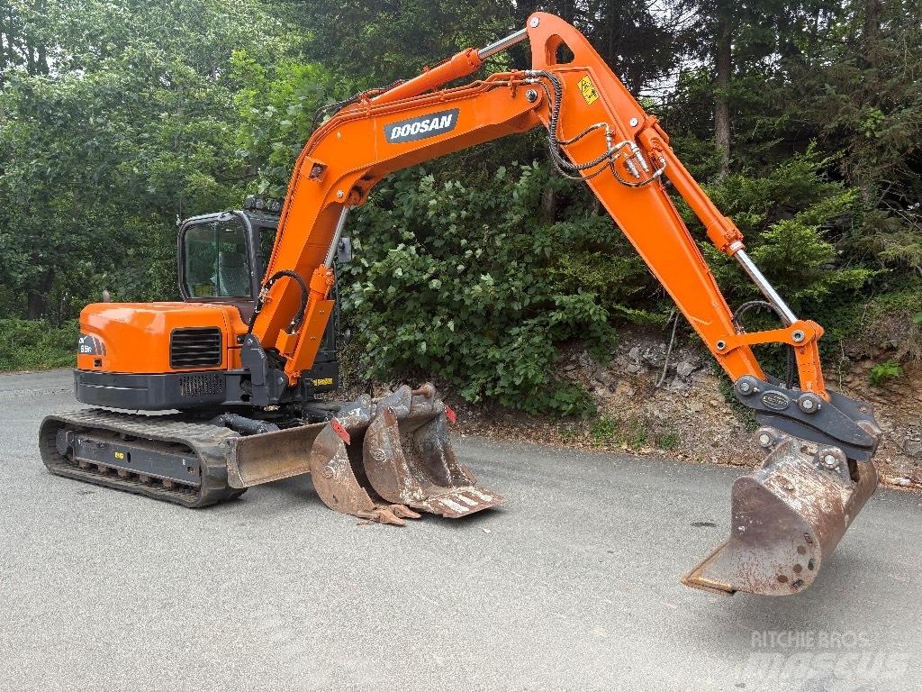 Doosan DX 85 R Средни екскаватори 7т - 12т