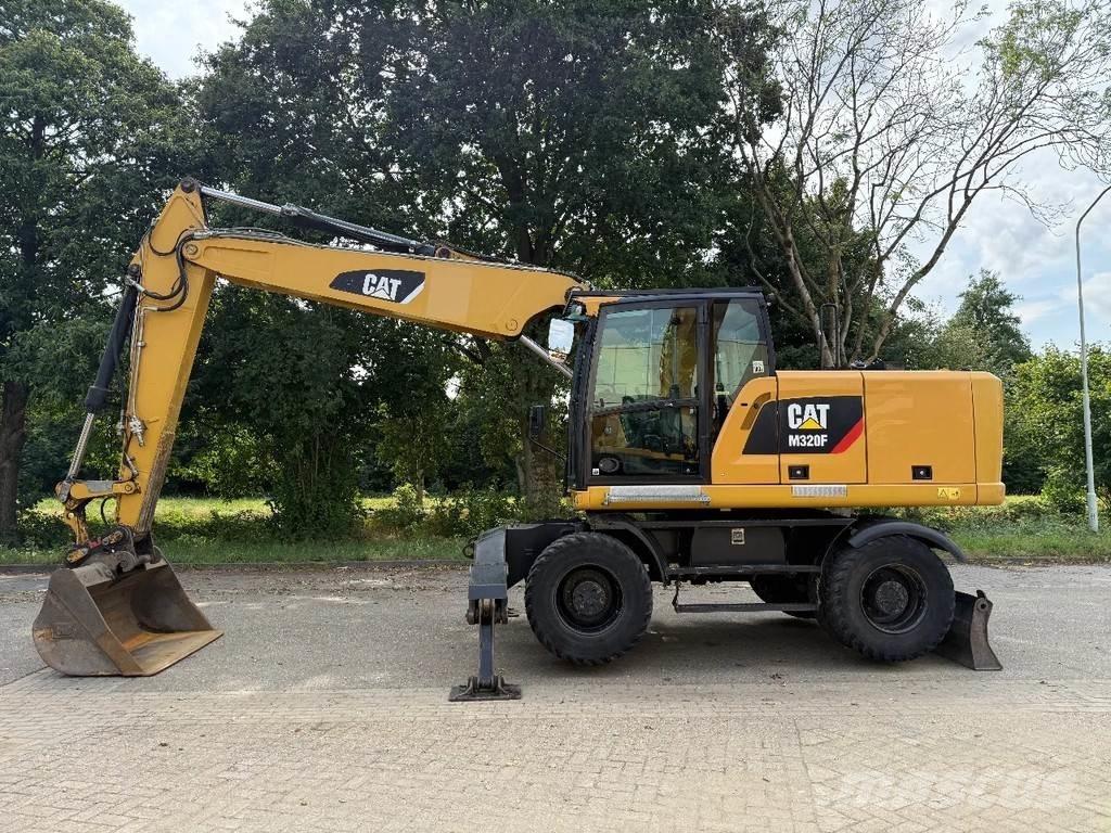CAT M320F Колесни екскаватори