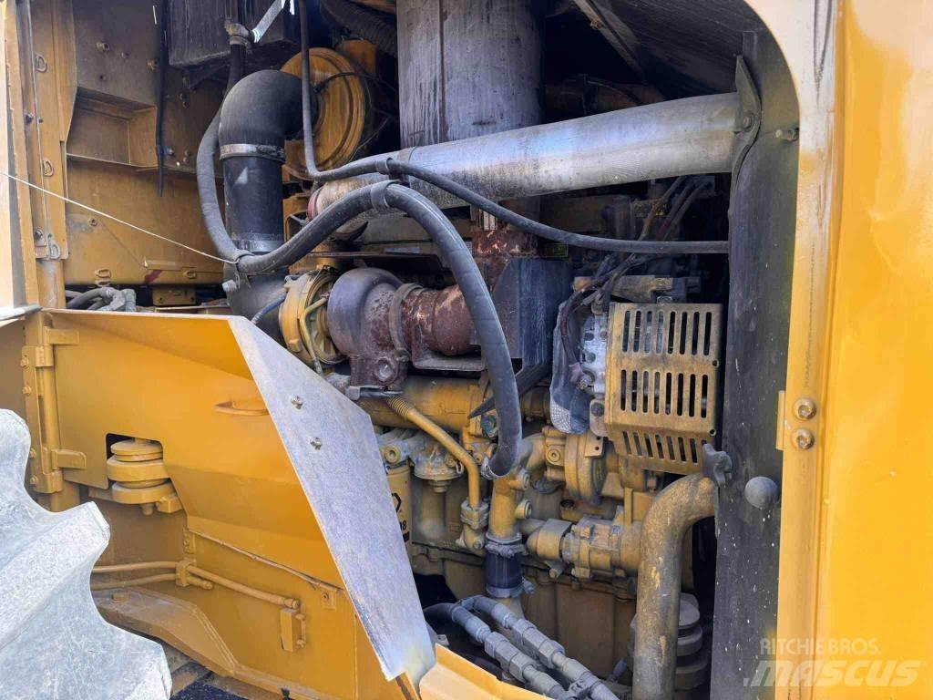 CAT RM 300 Рециклатори на асфалт