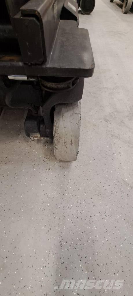 JLG 3246 ES Ножични работни платформи