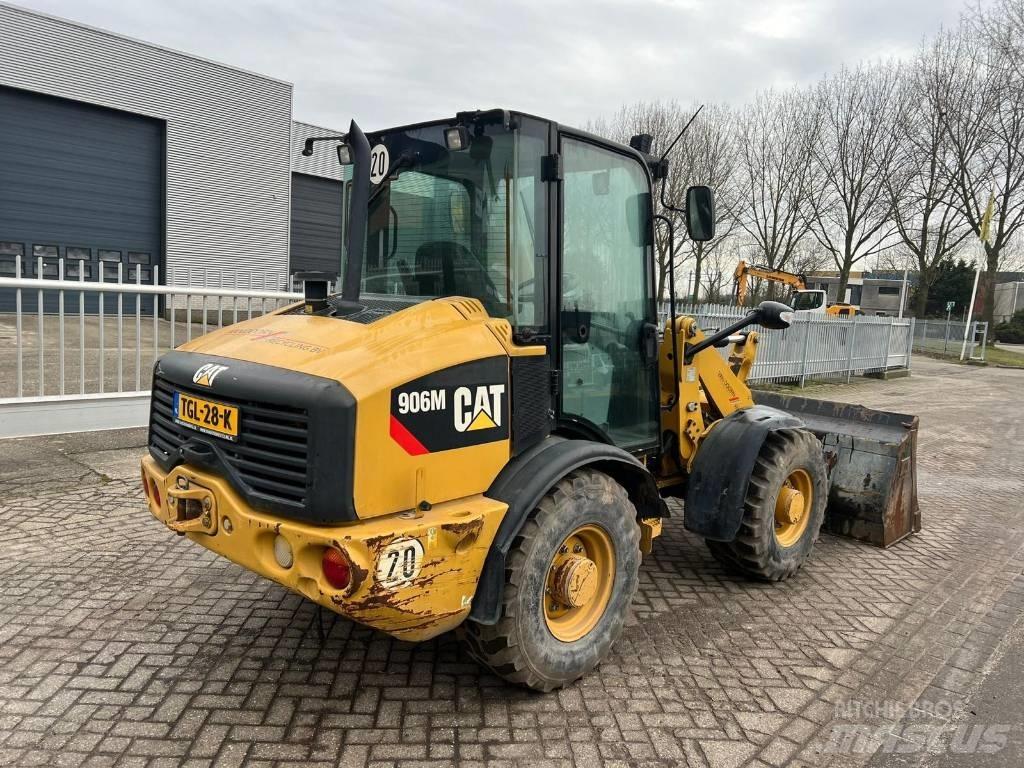 CAT 906 M Колесни товарачи