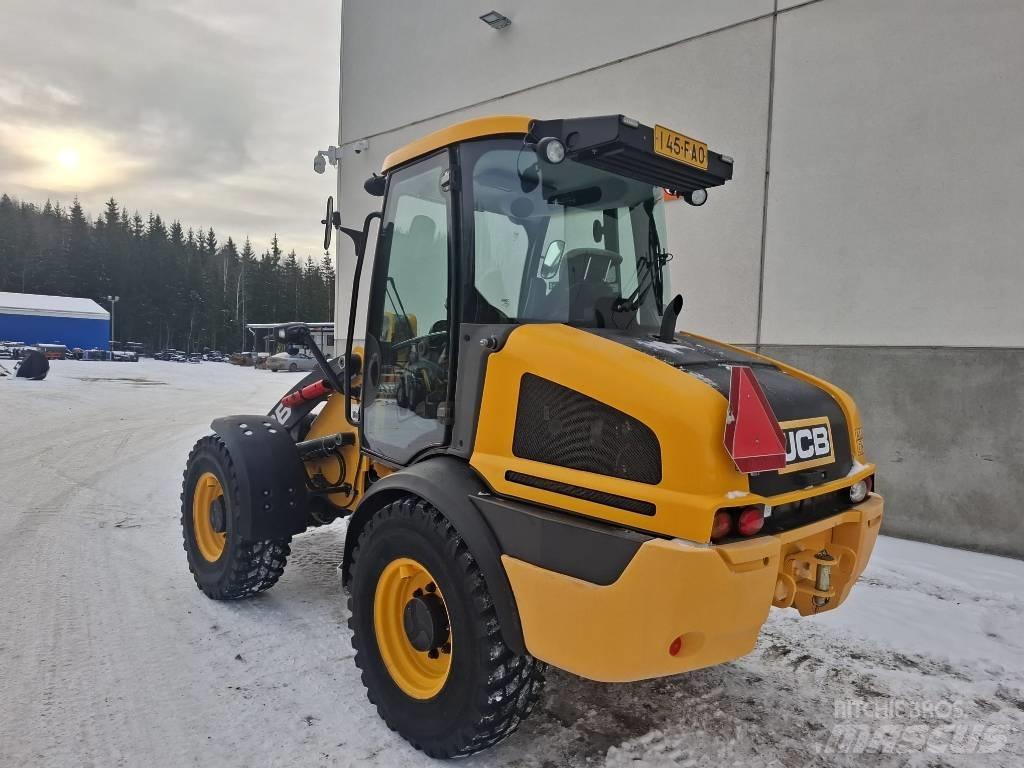 JCB 409 Колесни товарачи