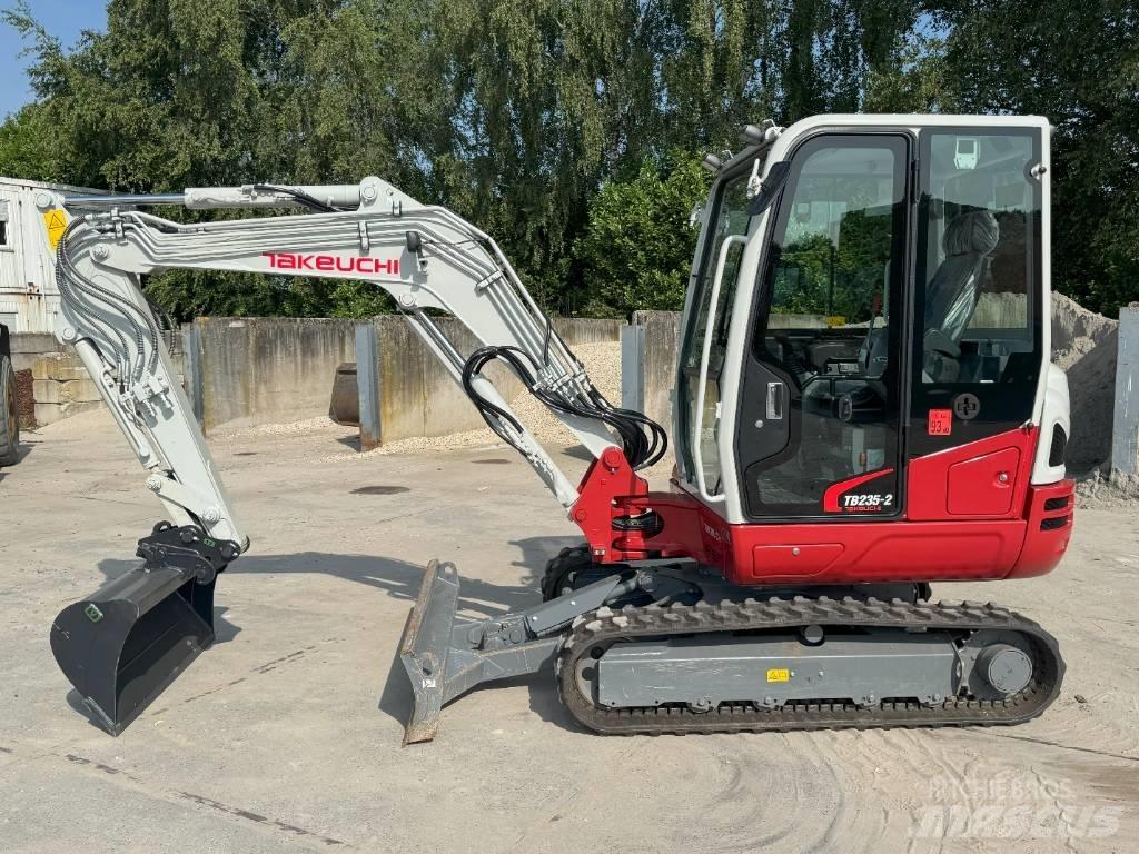 Takeuchi TB 235-2 Мини екскаватори < 7 т