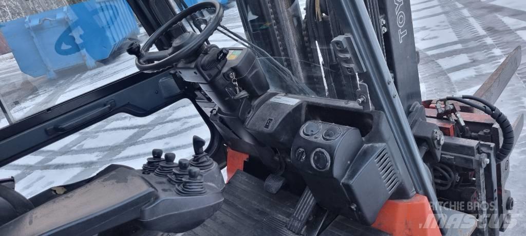 Toyota 7 FBMF 30 Електрически вилични кари-повдигачи