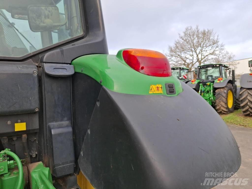 John Deere 6110M Трактори