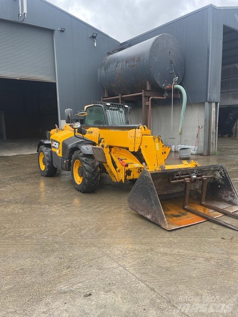 JCB 535 V 140 Телескопични товарачи