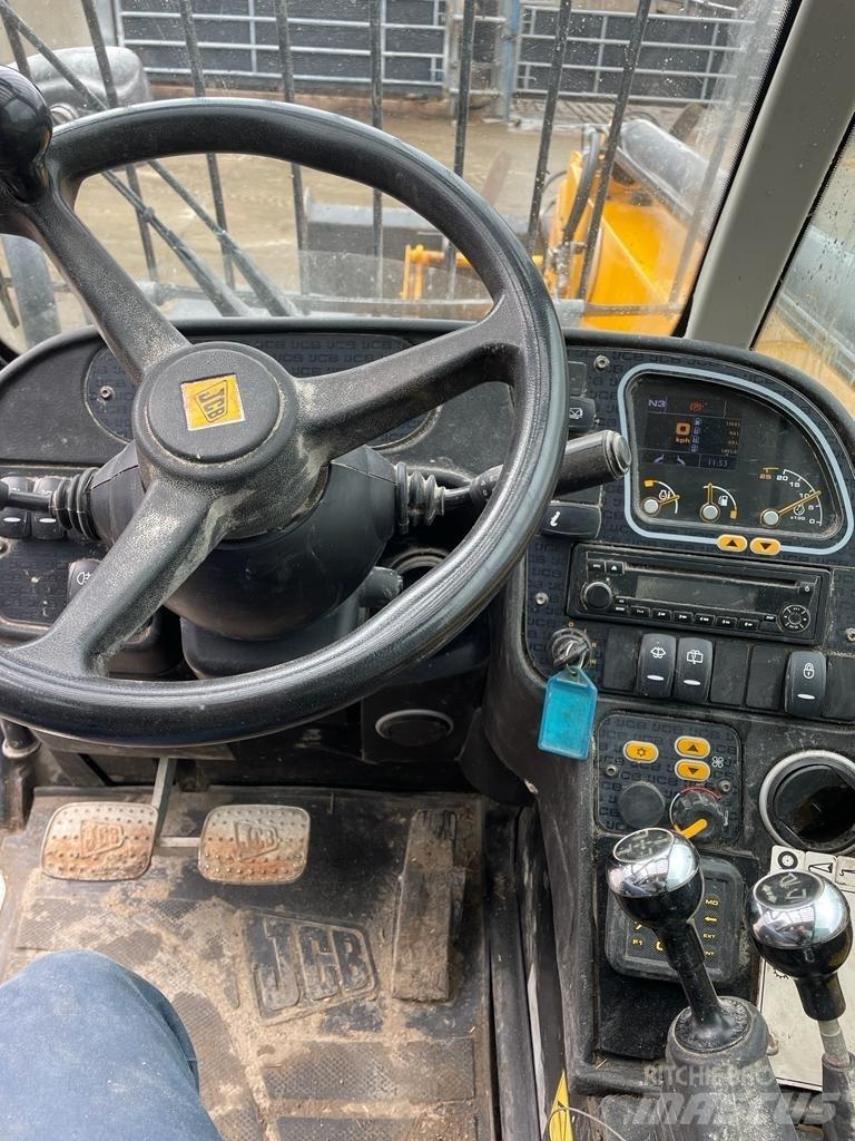 JCB 535 V 140 Телескопични товарачи