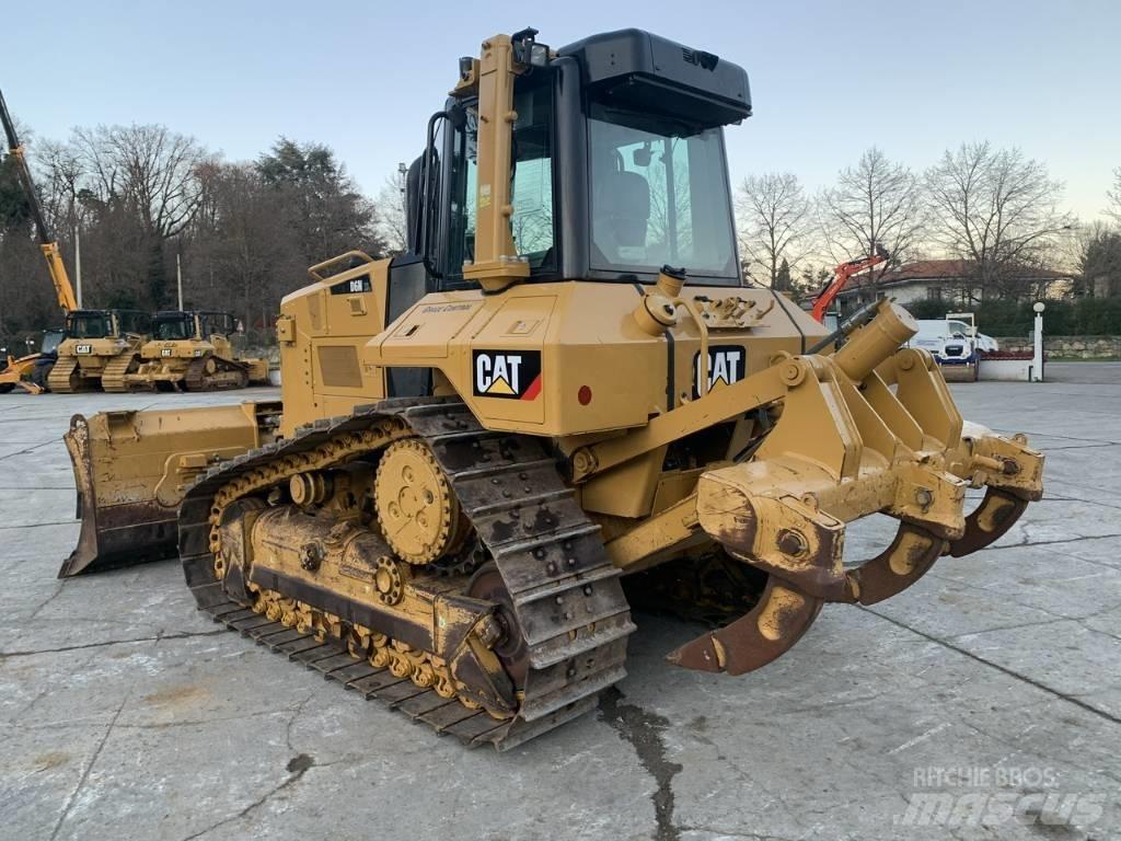 CAT D 6 N XL Верижни булдозери
