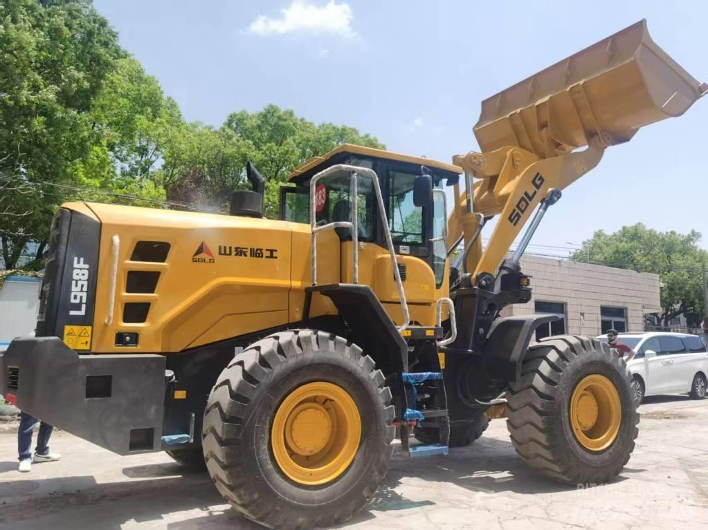 SDLG 958F Колесни товарачи