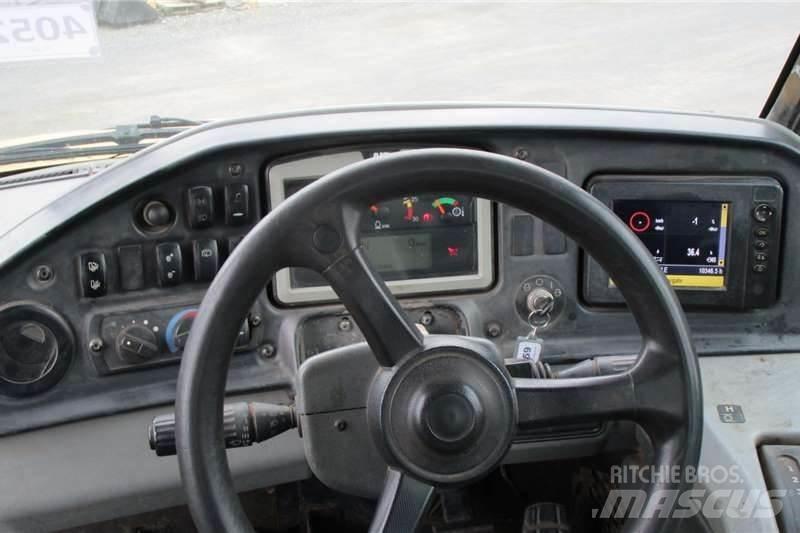 CAT 730C2 Дъмпери/моторни превозни средства