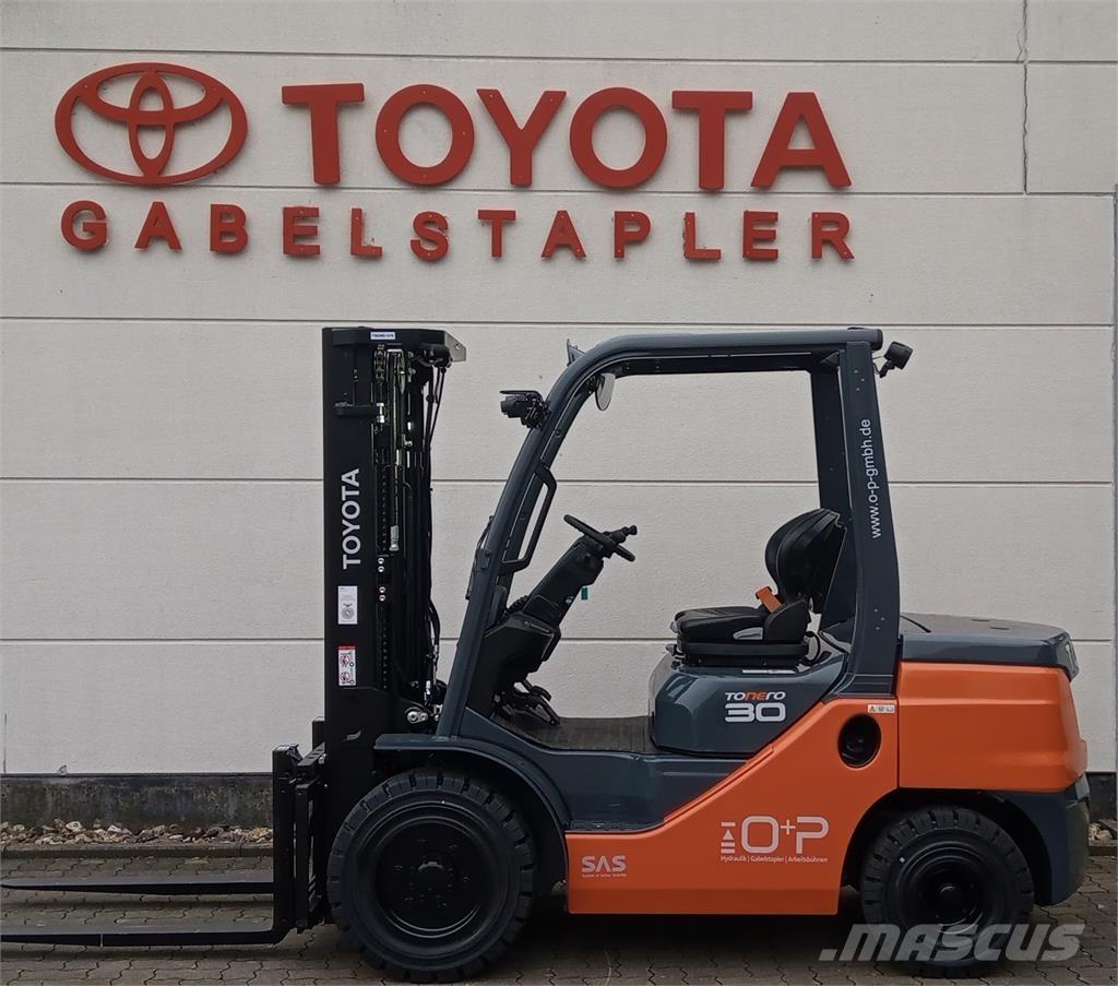 Toyota 52-8FDF30 Дизелови камиони
