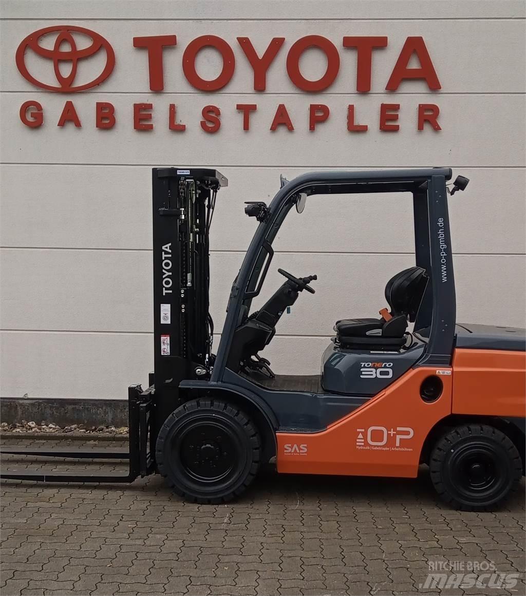 Toyota 52-8FDF30 Дизелови камиони