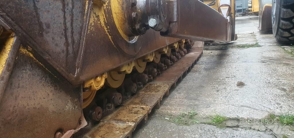 CAT D 6 T XL Верижни булдозери
