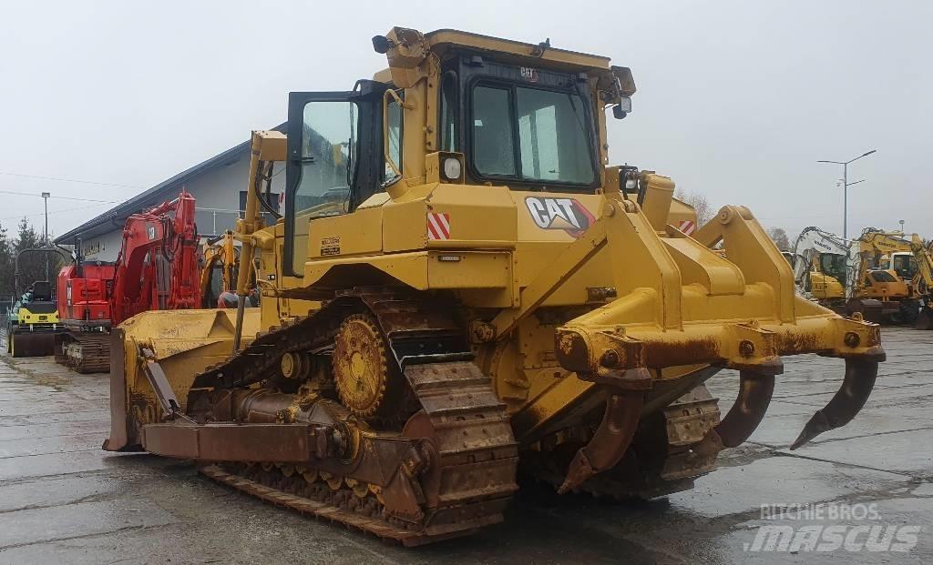 CAT D 6 T XL Верижни булдозери
