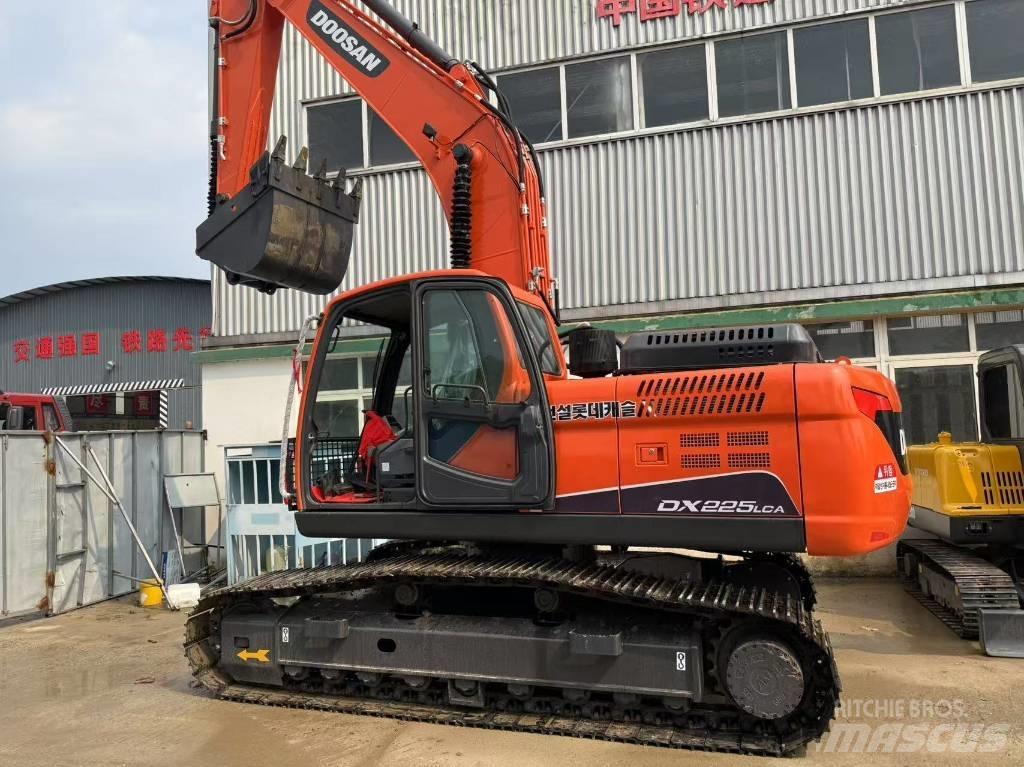Doosan DX 225 LCA Верижен екскаватор