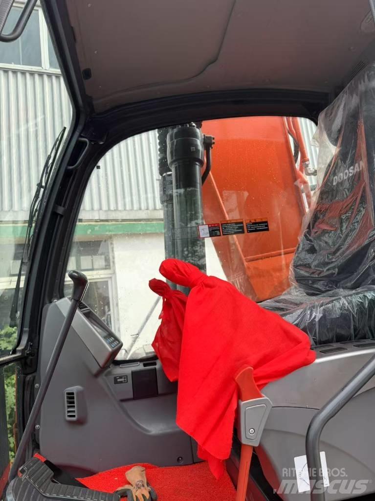 Doosan DX 225 LCA Верижен екскаватор