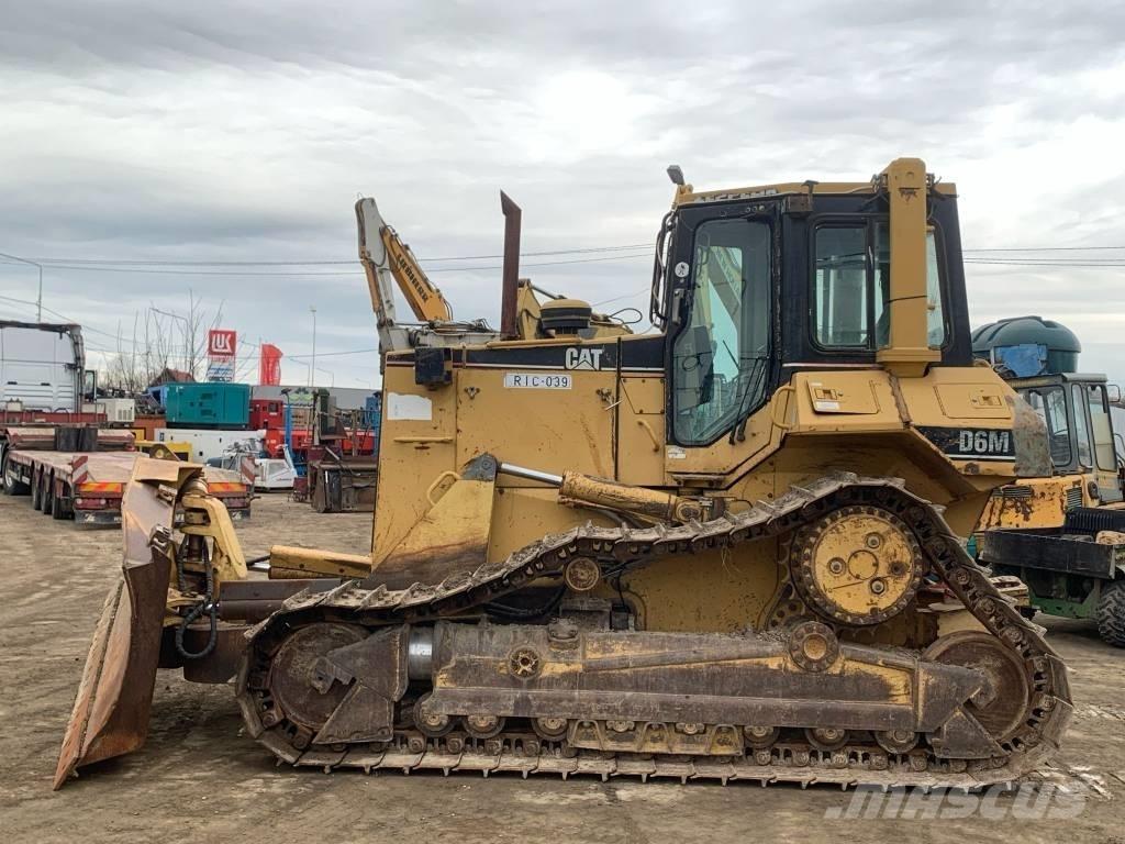 CAT D 6 M XL Верижни булдозери
