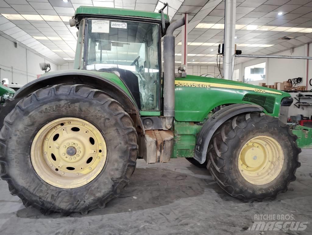 John Deere 8520 Трактори