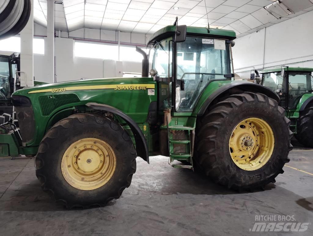 John Deere 8520 Трактори