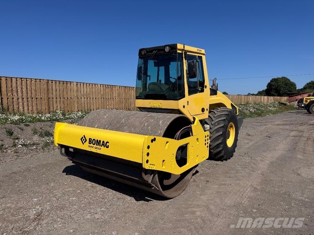 Bomag BW 213 D H-4 Еднобарабанни ролки
