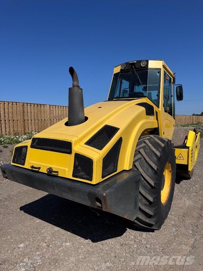 Bomag BW 213 D H-4 Еднобарабанни ролки
