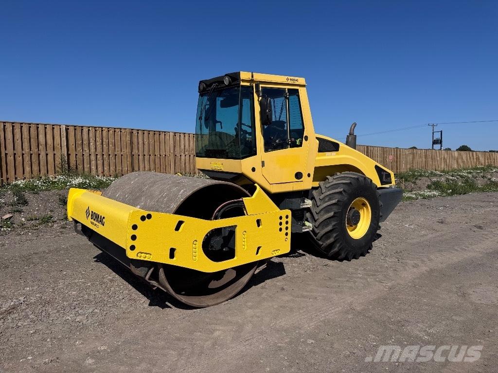 Bomag BW 213 D H-4 Еднобарабанни ролки
