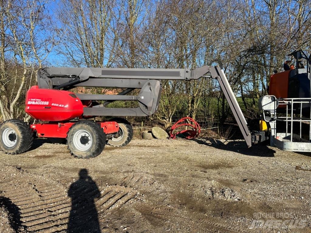Manitou 200 ATJ Съчленени стрелови подемници