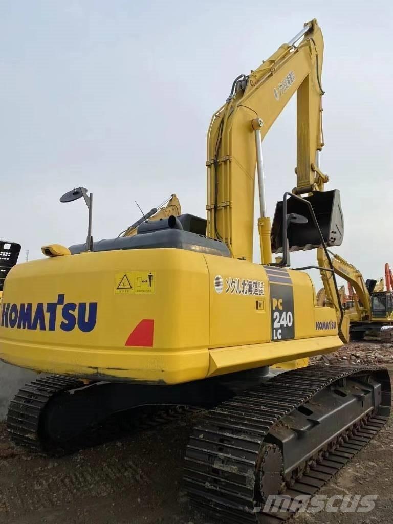 Komatsu 240LC-8 Верижен екскаватор