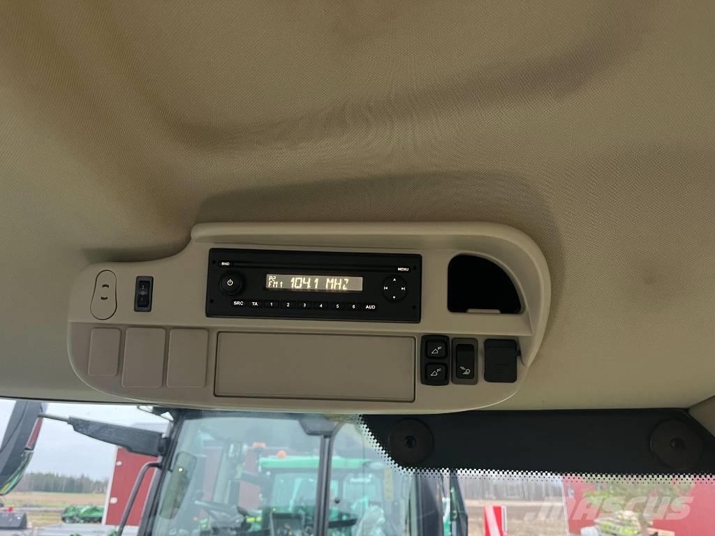 John Deere 6130 R Трактори