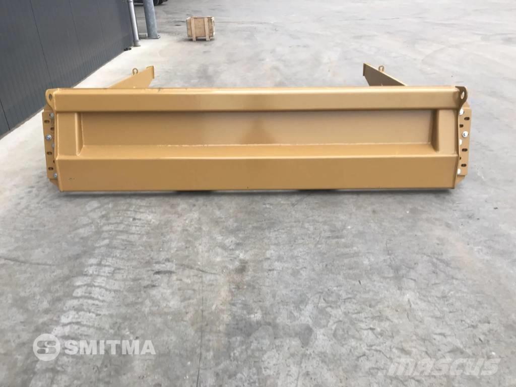 CAT 725C Задни врати
