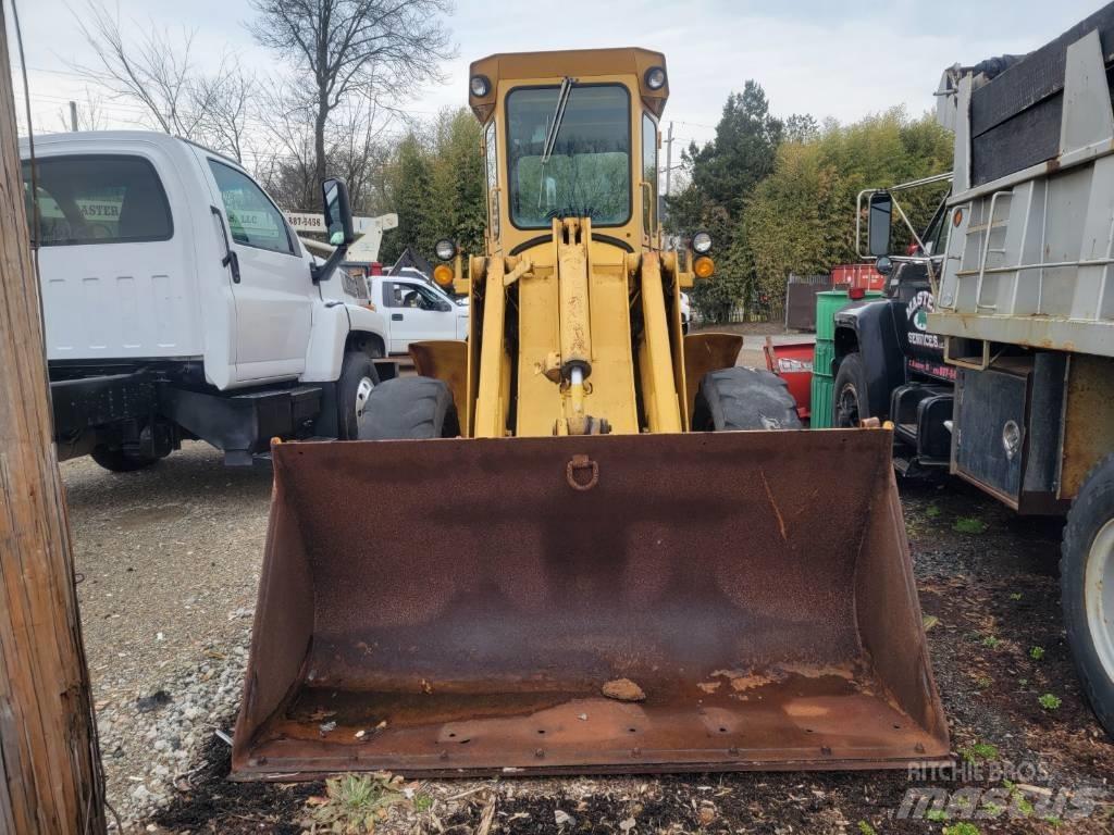 John Deere 444 A Колесни товарачи