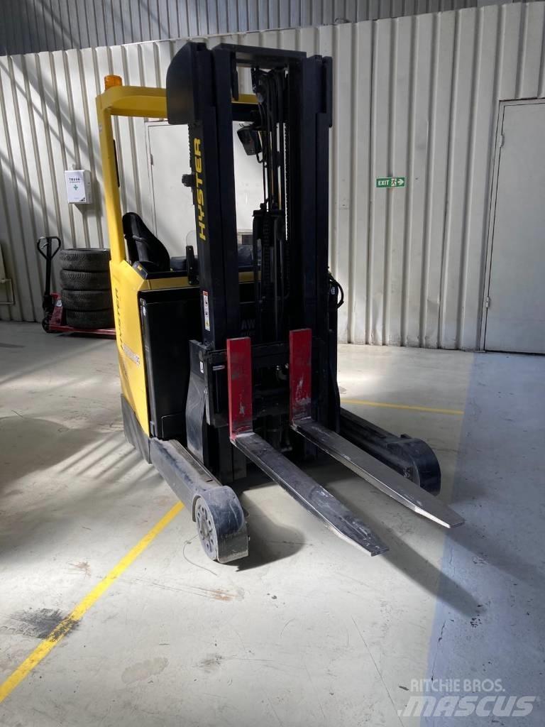 Hyster R1.6 Pyroban Ретрак/ Високоповдигач с изместване на вилката напред