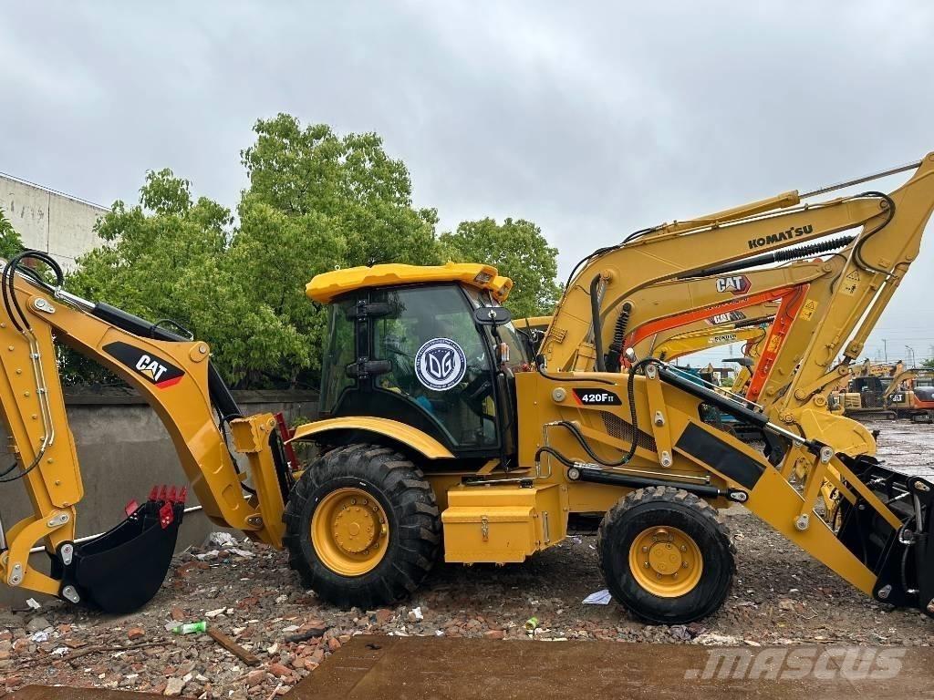 CAT 420 F Товарач със заден ексватор