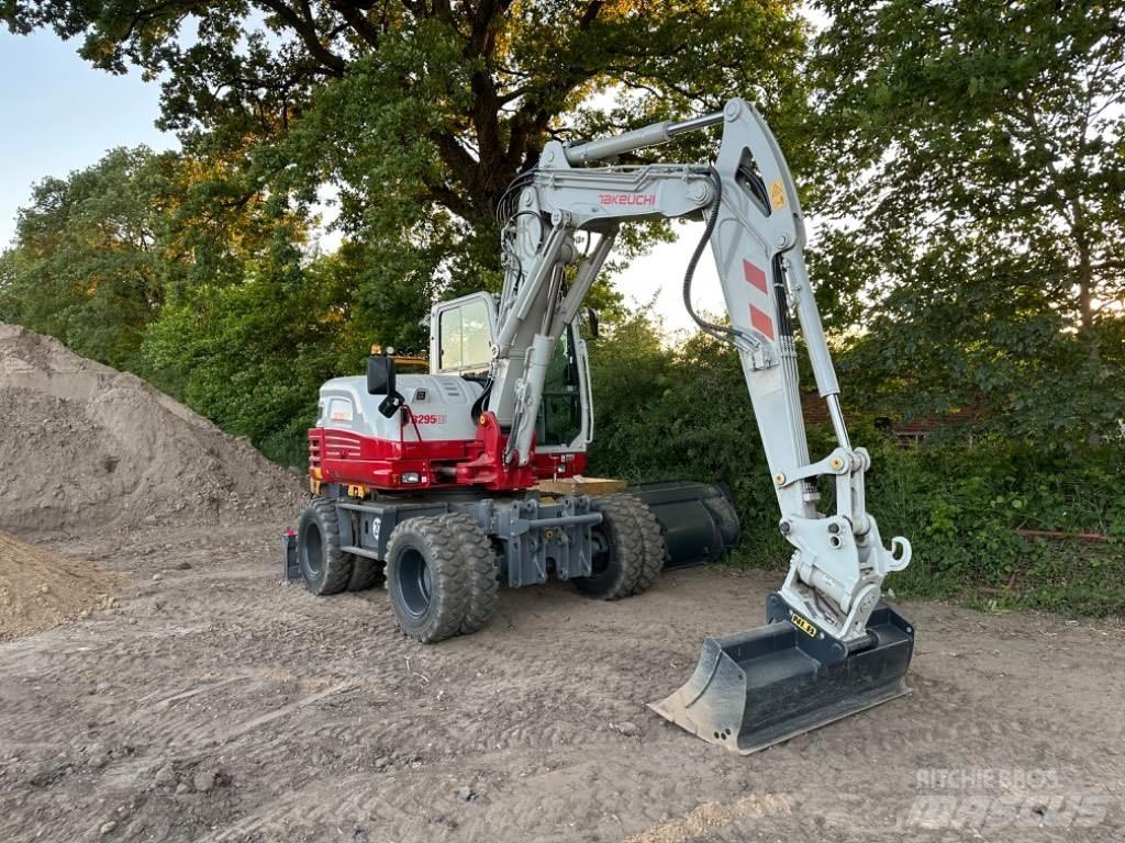 Takeuchi TB295W Колесни екскаватори